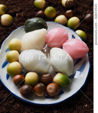 Korean traditional food songpyeon and acorn Korean traditional food songpyeon and acorn 68659505