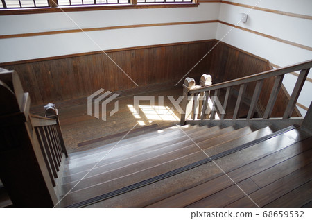 Scenery of the landing stairs on the second floor of Hagi City Meirin School Scenery of the landing stairs on the second floor of Hagi City Meirin School 68659532