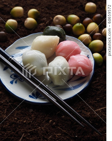 韓國傳統食品鬆餅和橡子 韓國傳統食品鬆餅和橡子 68659572