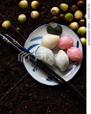 韓國傳統食品鬆餅和橡子 韓國傳統食品鬆餅和橡子 68659576