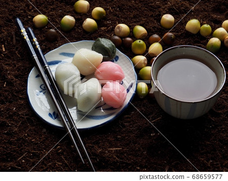 韓國傳統食品鬆餅和橡子 韓國傳統食品鬆餅和橡子 68659577