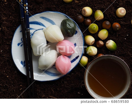 韓國傳統食品鬆餅和橡子 韓國傳統食品鬆餅和橡子 68659580