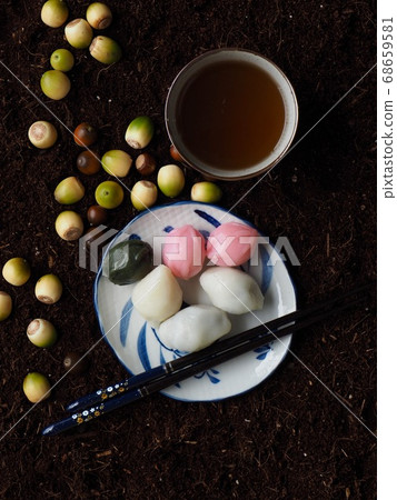 韓國傳統食品鬆餅和橡子 68659581