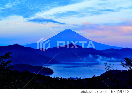 Fuji at dawn from Hakone Taikanzan Fuji at dawn from Hakone Taikanzan 68659760