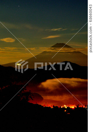 Dawn of Mt. Fuji from Hakone Daikanzan Dawn of Mt. Fuji from Hakone Daikanzan 68660043