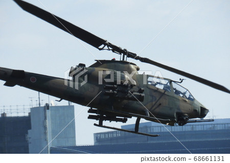 眼鏡蛇，在戰鬥中移動的攻擊直升機 68661131