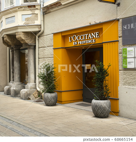 L'Occitane brand shop window in Graz L'Occitane brand shop window in Graz 68665154