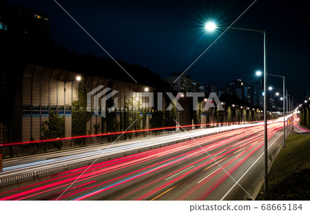 Busy highway Busy highway 68665184