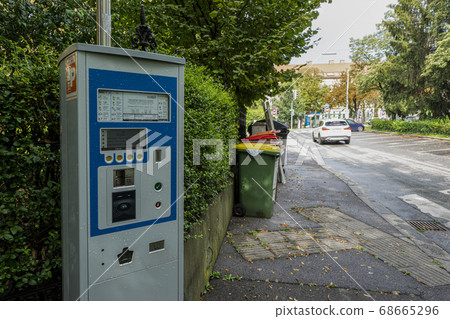 Parking payment machine in Graz 68665296
