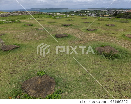 沖繩縣uruma市的勝連城遺址 68666232