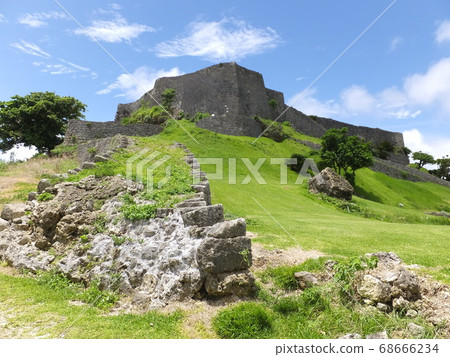 沖繩縣uruma市的勝連城遺址 68666234