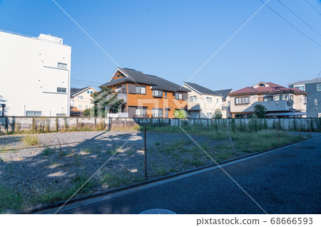 Vacant lot scenery 68666593