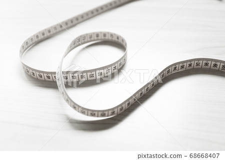 捲尺包裹在圓形懷舊陰影中 68668407