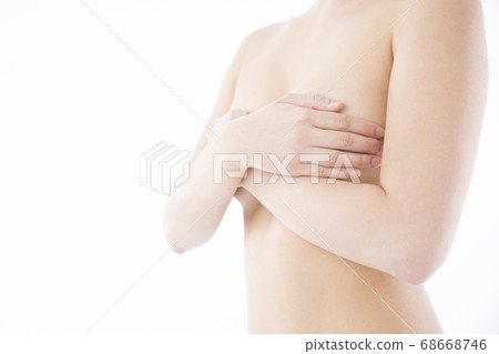 女性胸圍 68668746