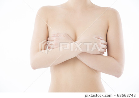 女性胸圍 68668748