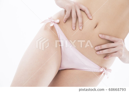穿內衣的女性 68668793