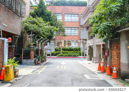 夏天的巷口 68668827