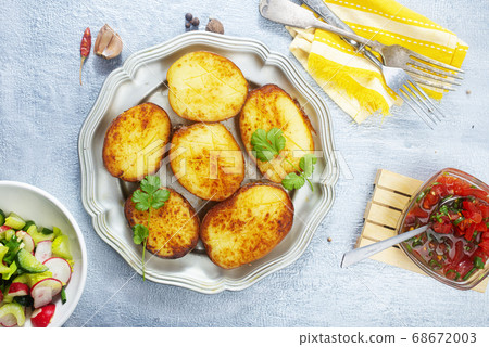 baked potato baked potato 68672003