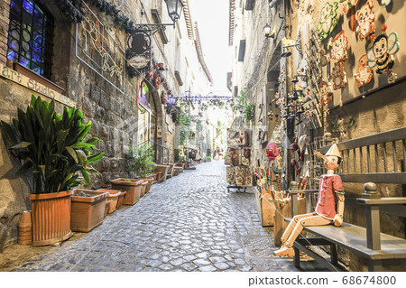 Orvieto, Italy 68674800