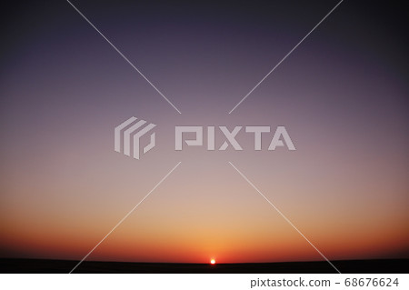 Desert sunset Desert sunset 68676624