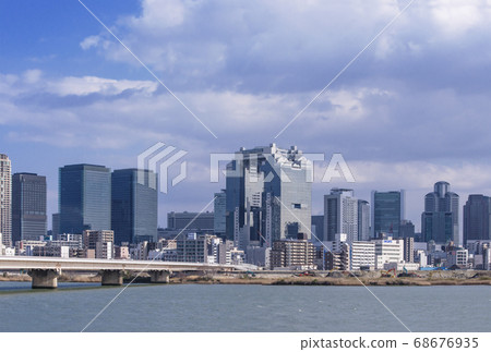 大阪市容大阪站建築物和淀川市圖像圖像素材 大阪市容大阪站建築物和淀川市圖像圖像素材 68676935