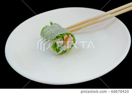 Chopsticks with fresh spring rolls or Classic 68678420
