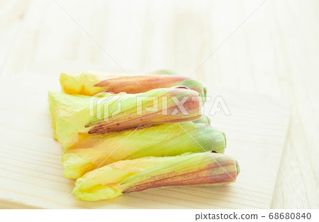 Flower okra edible Flower okra edible 68680840