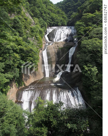 Fukuroda Falls in summer, Daigo Town, Kuji District, Ibaraki Prefecture Fukuroda Falls in summer, Daigo Town, Kuji District, Ibaraki Prefecture 68682747