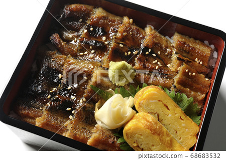 注意將大量鰻魚與芥末,加里和煎雞蛋一起食用時的小骨頭(白色背景,鳥瞰圖) 注意將大量鰻魚與芥末,加里和煎雞蛋一起食用時的小骨頭(白色背景,鳥瞰圖) 68683532