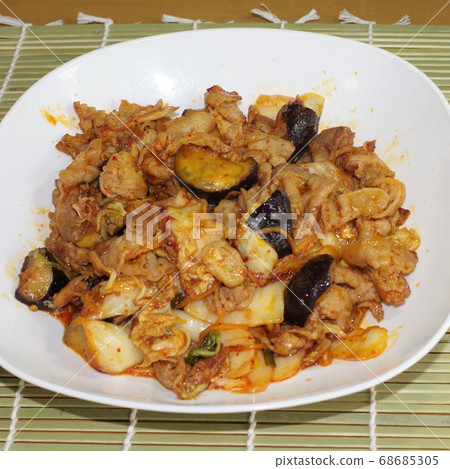 Korean style stir-fried pork, kimchi and eggplant Korean style stir-fried pork, kimchi and eggplant 68685305