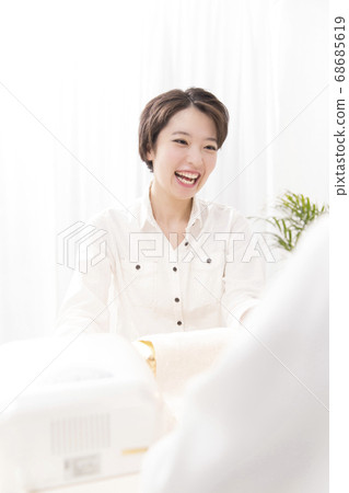 Nail salon  Nail salon  68685619