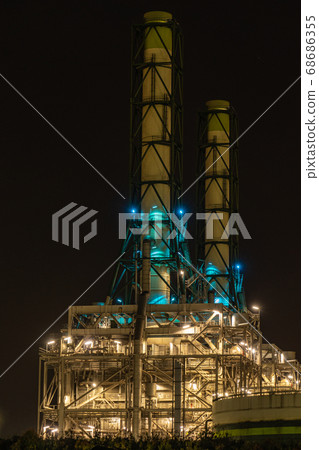Factory night view of Kawasaki / Keihin industrial area Factory night view of Kawasaki / Keihin industrial area 68686355