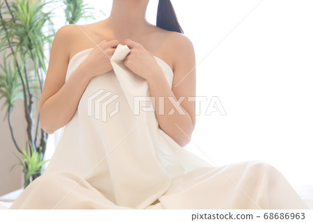 Esthetic image Esthetic image 68686963