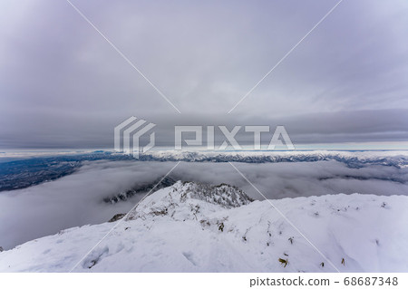 Joshu Busson Mountain winter Joshu Busson Mountain winter 68687348