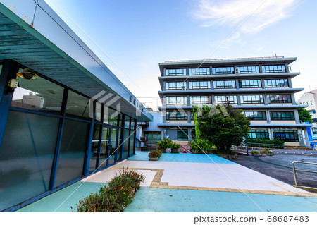 Nagasaki City Hall (Nagasaki City Council) Morning scenery historical record [Nagasaki City] 68687483