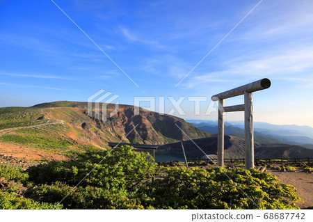 Zao Kantamine Shrine Torii and Ogama Zao Kantamine Shrine Torii and Ogama 68687742