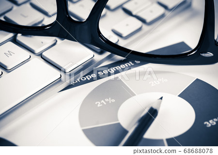Preparing average sales report Preparing average sales report 68688078
