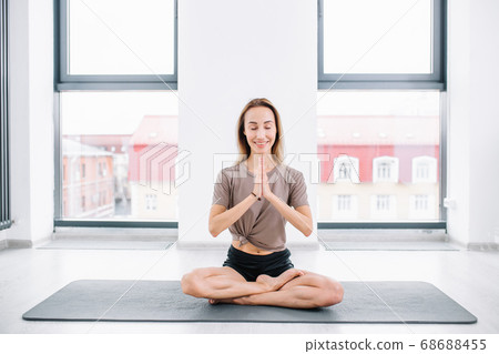ambitious fit smiling girl improving her health 68688455