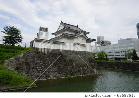 森普城堡，塔樓和護城河 68688615