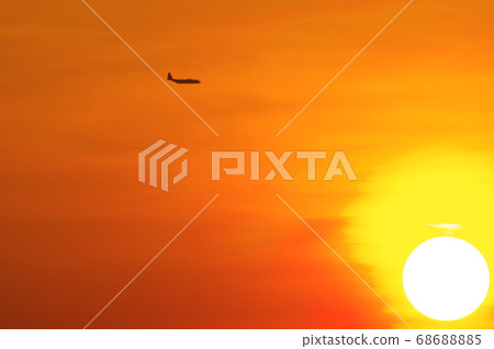 晚上在橫田空軍基地進行C-130大力神訓練 68688885