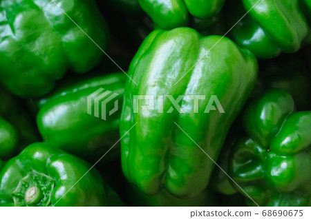 green pepper  68690675