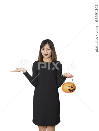 Asian girls at the Halloween party 68691308