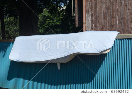 蒲團曬花園牆 68692482