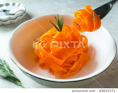 Carrot ribbon salad Carrot ribbon salad 68693571