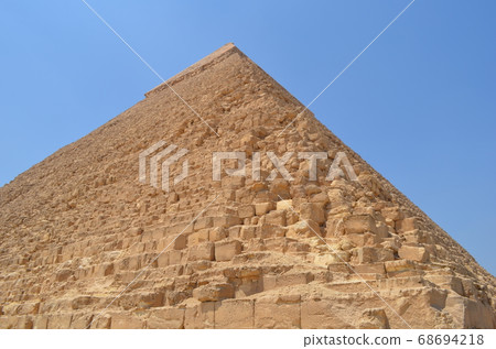 Pyramid Pyramid 68694218