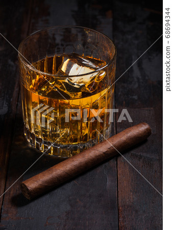 Single malt scotch whiskey in crystal glasses Single malt scotch whiskey in crystal glasses 68694344
