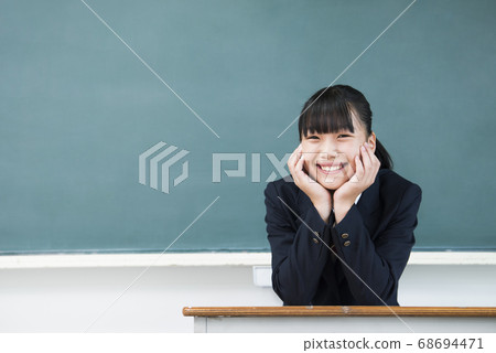 初中高中女孩畫像 初中高中女孩畫像 68694471