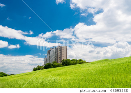 Summer sky and mansion Summer sky and mansion 68695388