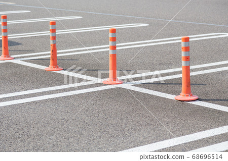 Parking lot corn post 68696514