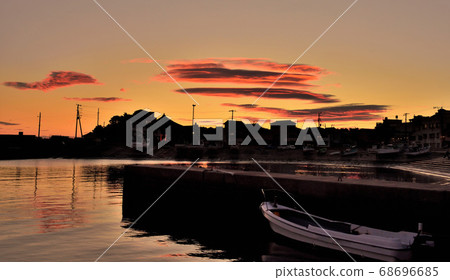Morning of Inatori Harbor Morning of Inatori Harbor 68696685